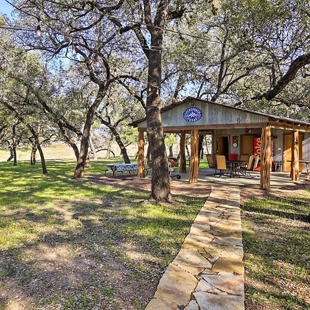 Riverfront Blanco Home With Shaded Porch And Hot Tub Luaran gambar