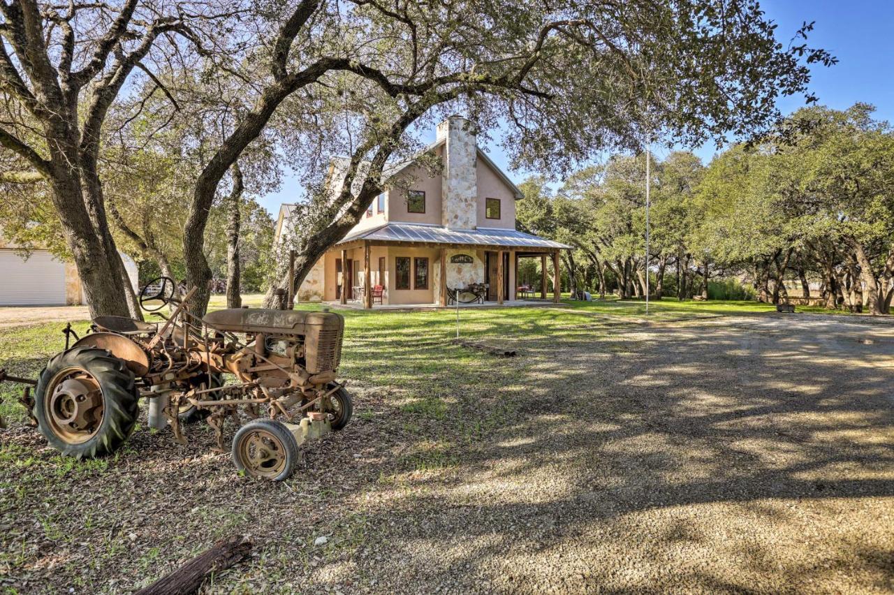 Riverfront Blanco Home With Shaded Porch And Hot Tub Luaran gambar