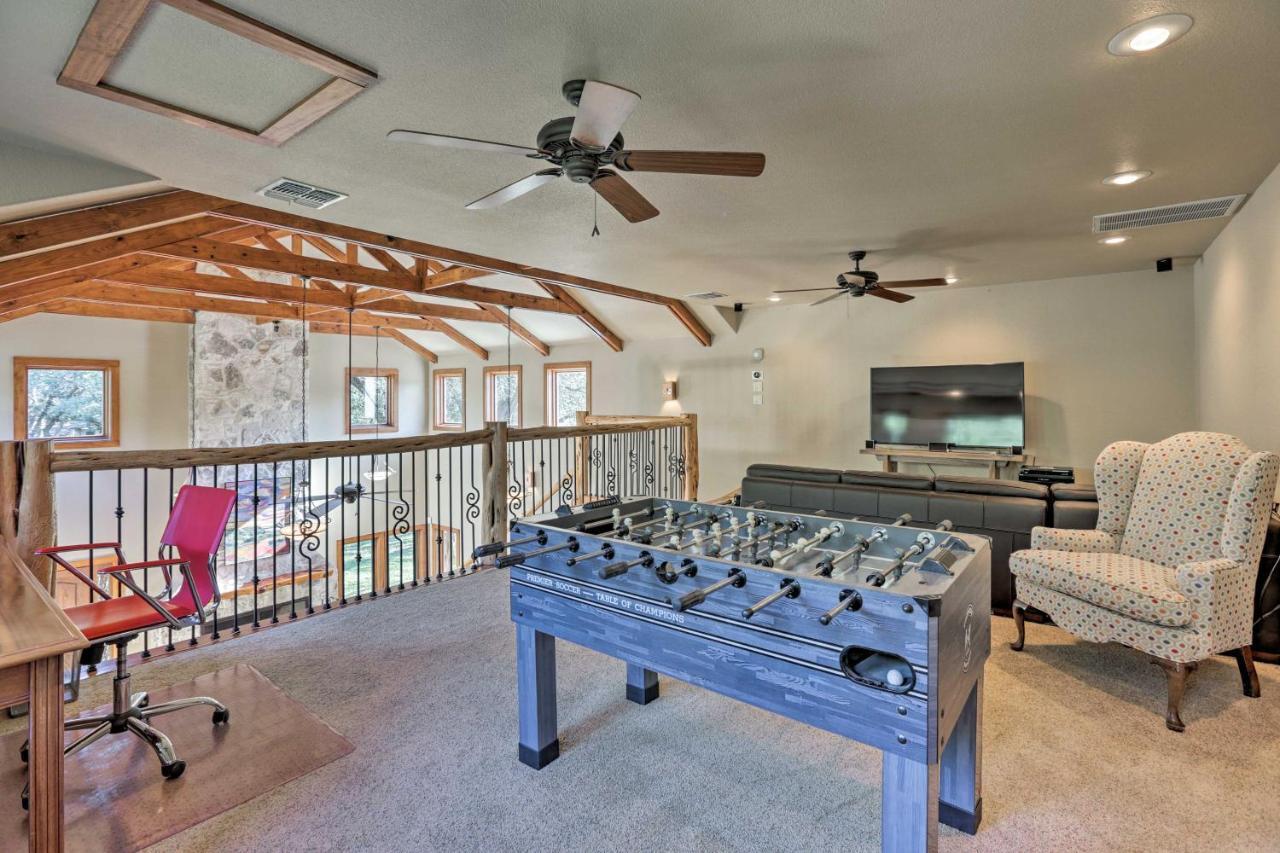 Riverfront Blanco Home With Shaded Porch And Hot Tub Luaran gambar